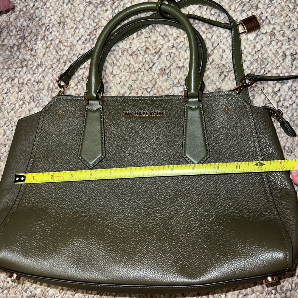 Beautiful Green Michael Kors Purse